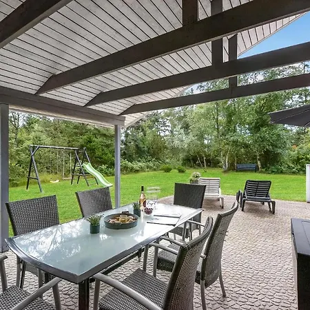 Stunning In With Kitchen Feriehus *