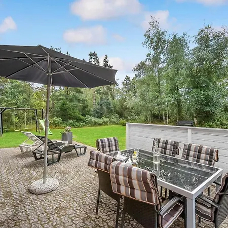 Feriehus Stunning In With Kitchen *