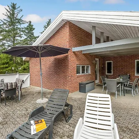 Stunning In With Kitchen Feriehus