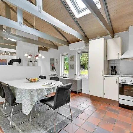 Stunning In With Kitchen Feriehus *