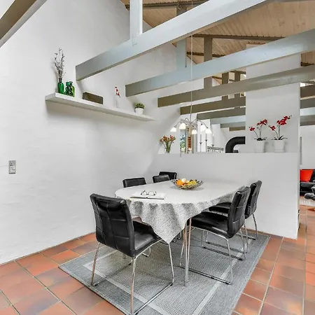 Feriehus Stunning In With Kitchen Blåvand